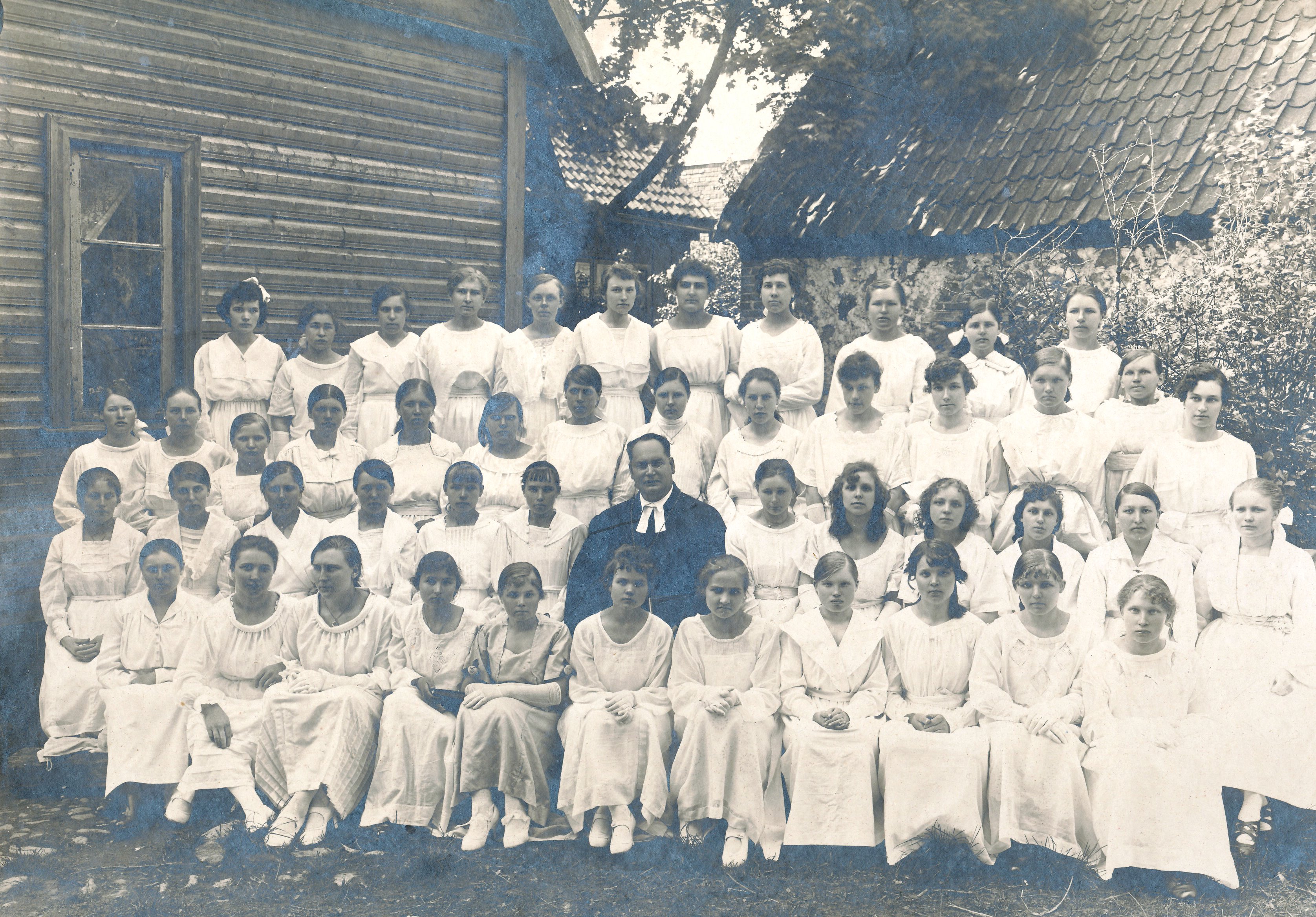 Foto. E.E.L.K.Võru koguduse  peakooli õpilased, leerilapsed 1922.a. kevadel.