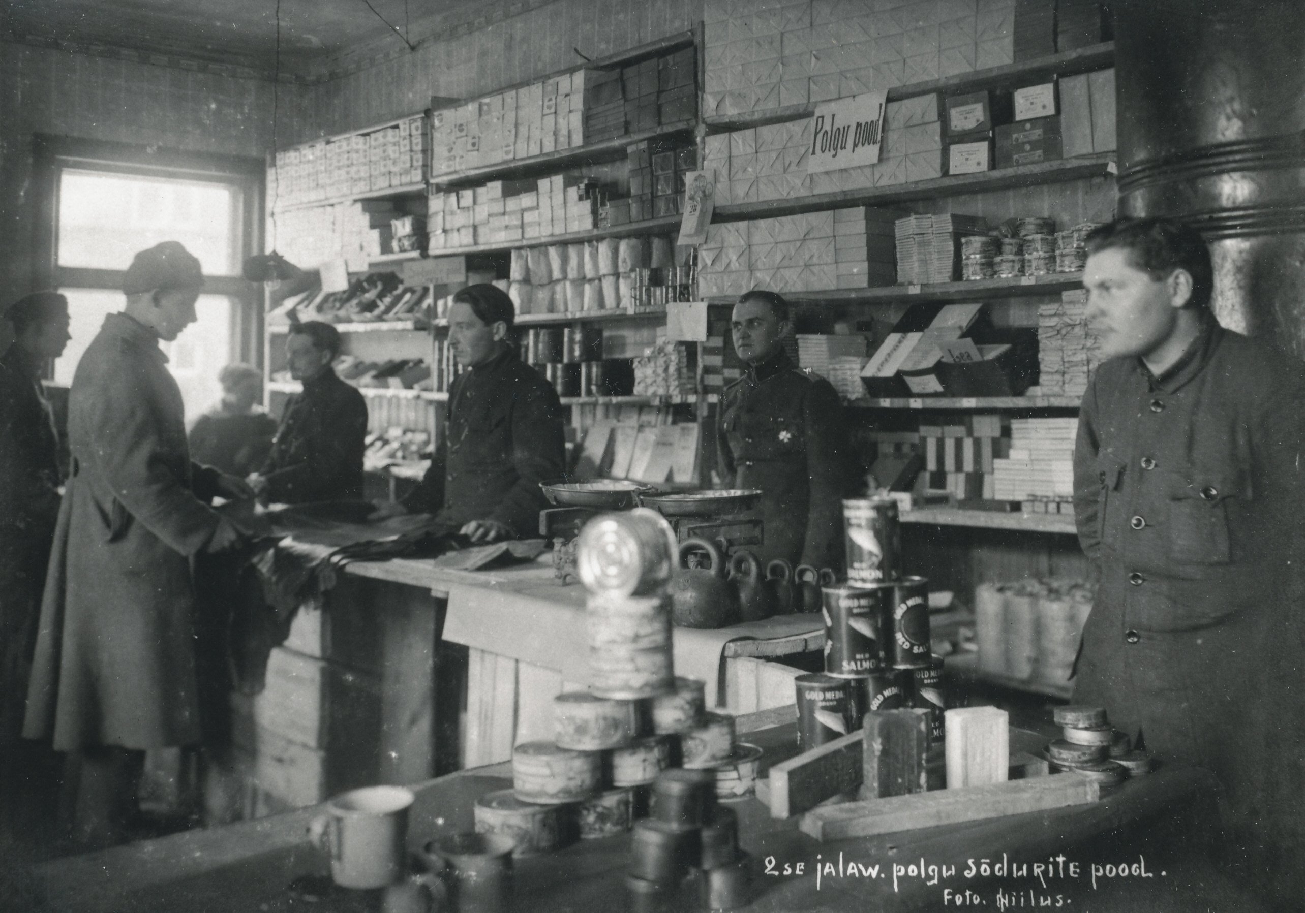 Foto. 2. jalaväepolgu sõdurite pood (kauplus)  1919.a.Jaan  Niiluse foto.