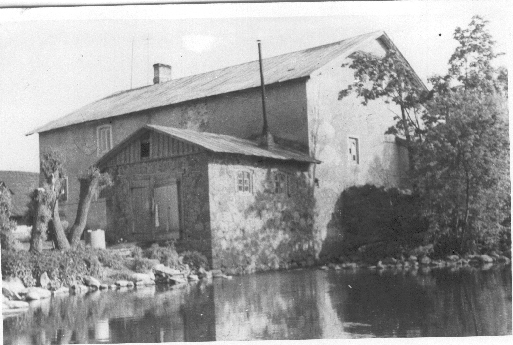 Foto. Sänna Mäe veski Pärlijõel 1970.a.