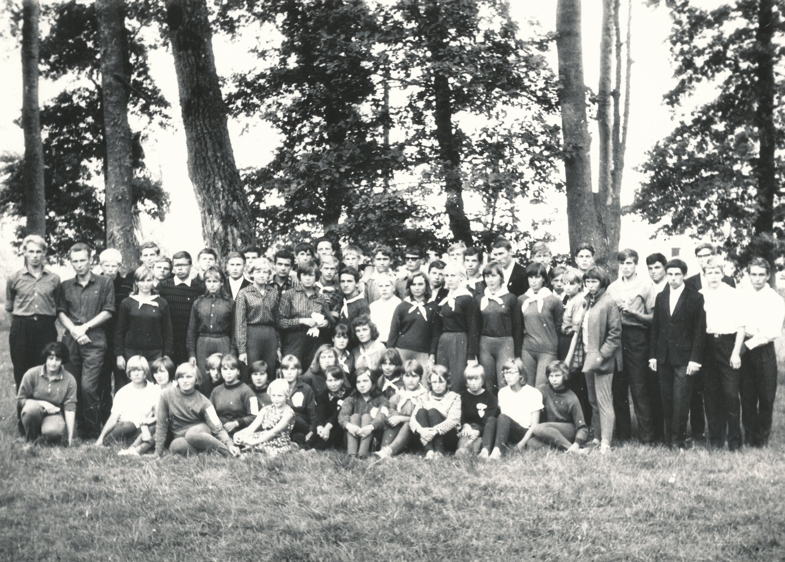 Foto. Kortšaginlaste laagrist osavõtjad Hiiumaal 1966.a.