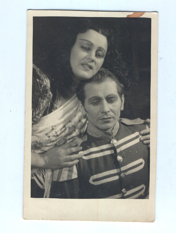 Foto. Näitleja Elo Tamul Carmeni rollis 1945.a. teatris Vanemuine