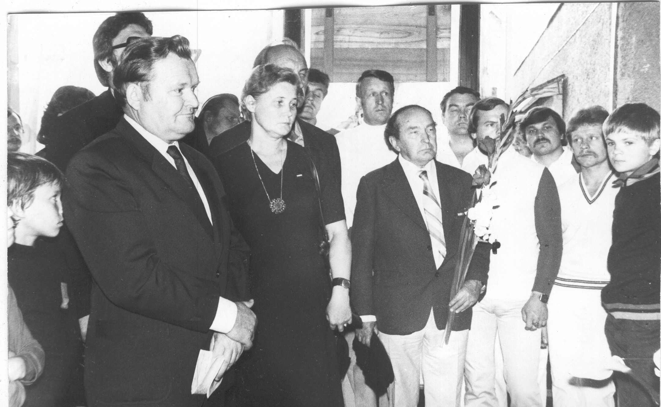 Foto. Eduard Pütsepa bereljeefi avamine Võru Laste- ja Noorte Spordikoolis 1979.a.