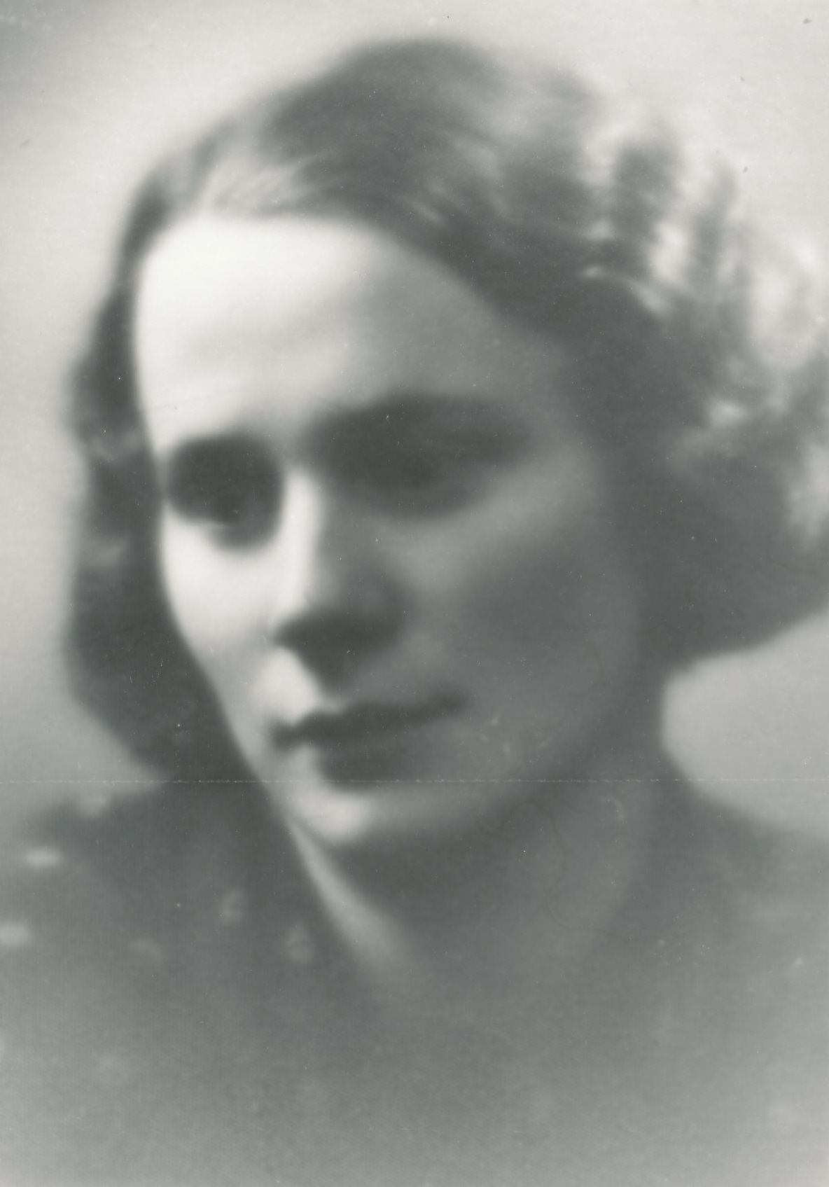 Foto. Adele (Tont) Laretei portreefoto 1930.te algaastail.