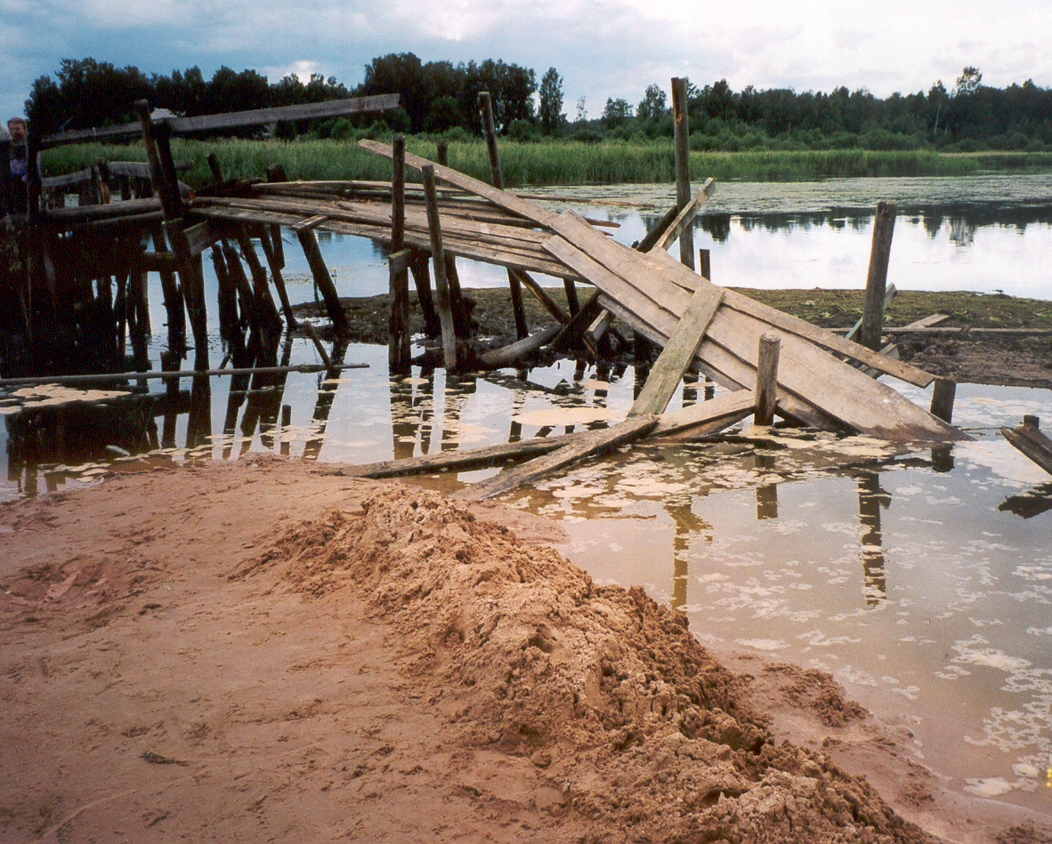 Foto. Roosisaare rippsilla ehituse eeltööd 21.juunil 1998.a.