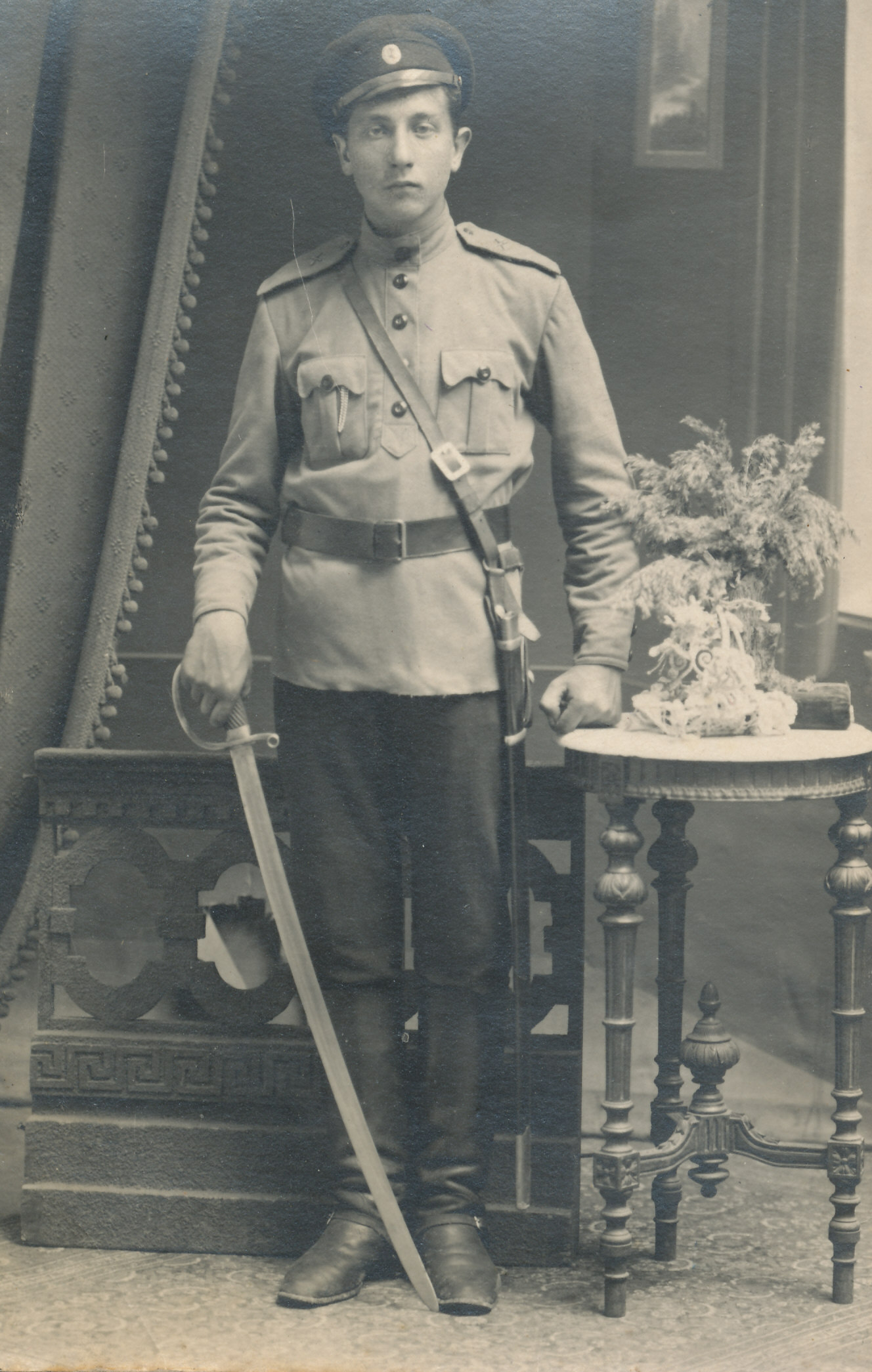 Foto. Sisas, Vidrik - Võru 5. Kommunistliku Kütipolgu veteran.