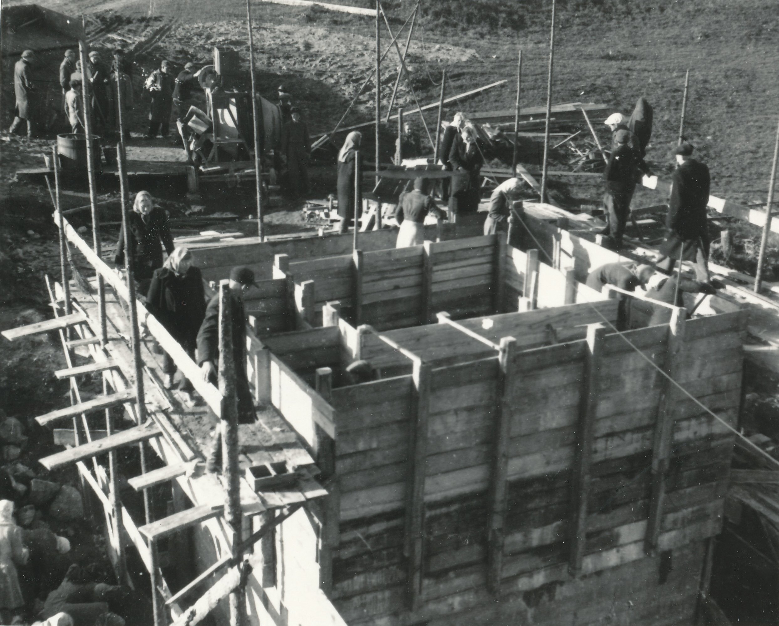 Foto. Vastse - Nursi hüdroelektrijaama ehitustööd 1948.a.