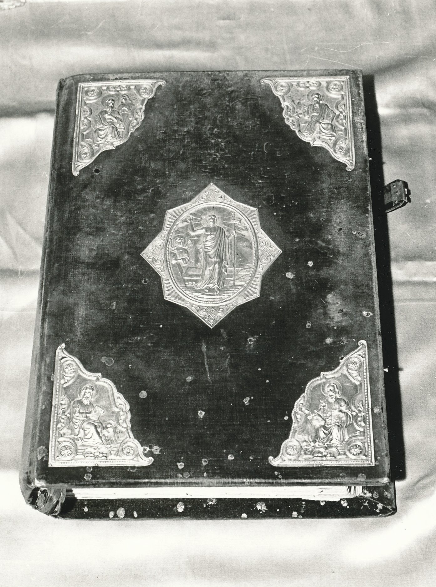 Foto. Evangeeliumi köide. Valmistatud 18. sajandil Moskvas (mais 1977.a.)