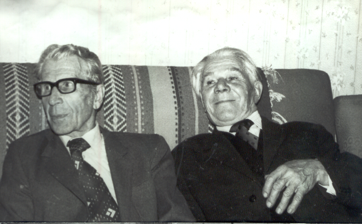 Fotoalbum. Ivask, Alberti  75. sünnipäev kodus septembris 1981.a. Külalised VÕS-i päevilt Valter Horm ja Hugo Hirjel.