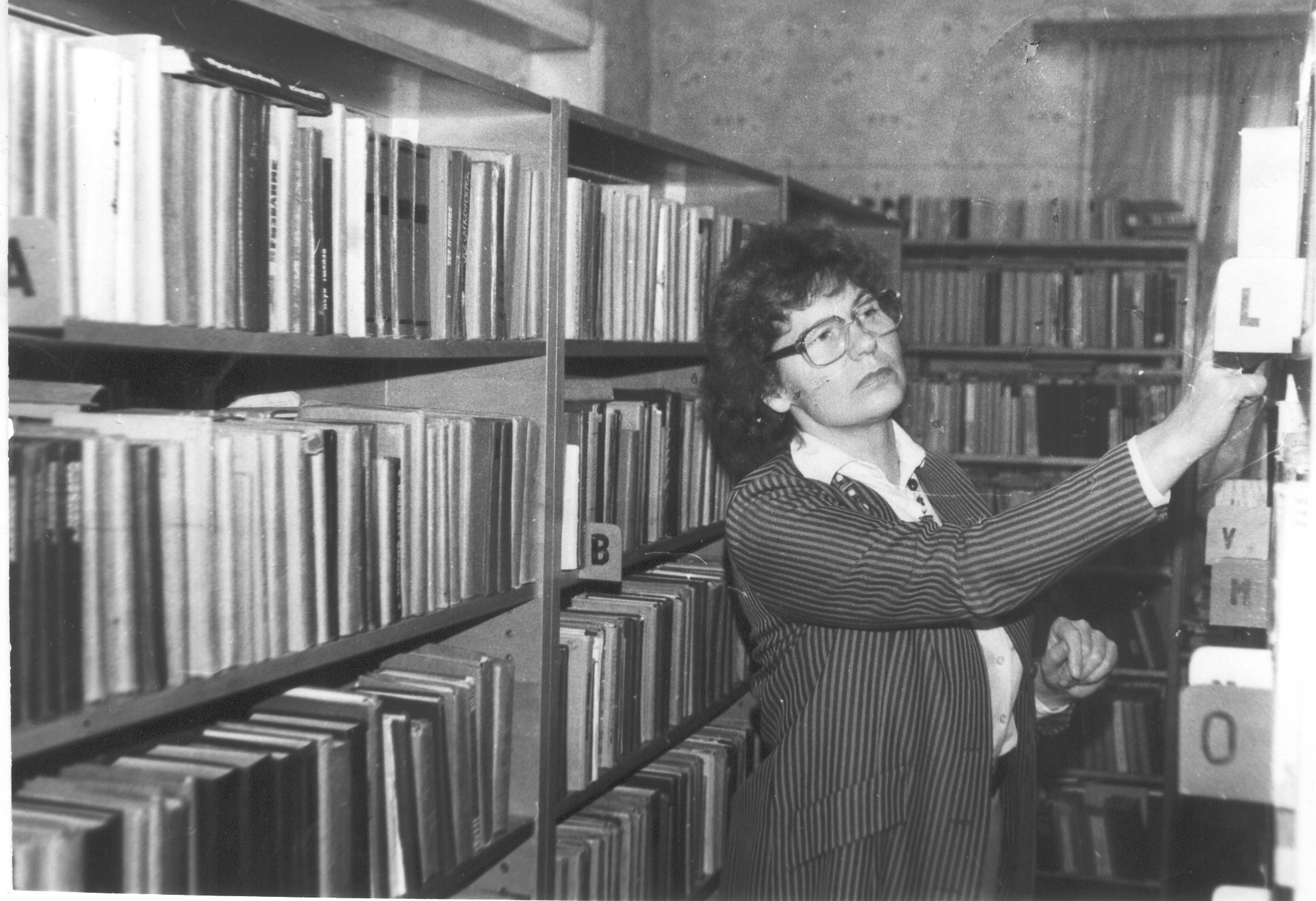 Foto. Võru Rajooni Keskraamatukogu juhataja Eha Tillmann 1985.a.