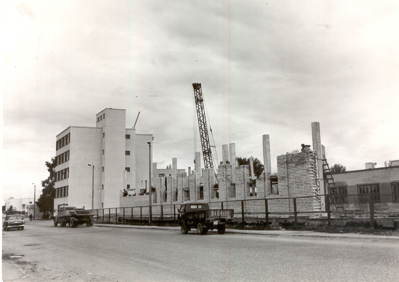 Foto.Võru Piimatoodete Kombinaadi piimasuhkrutsehhi ehitus 1983.a.