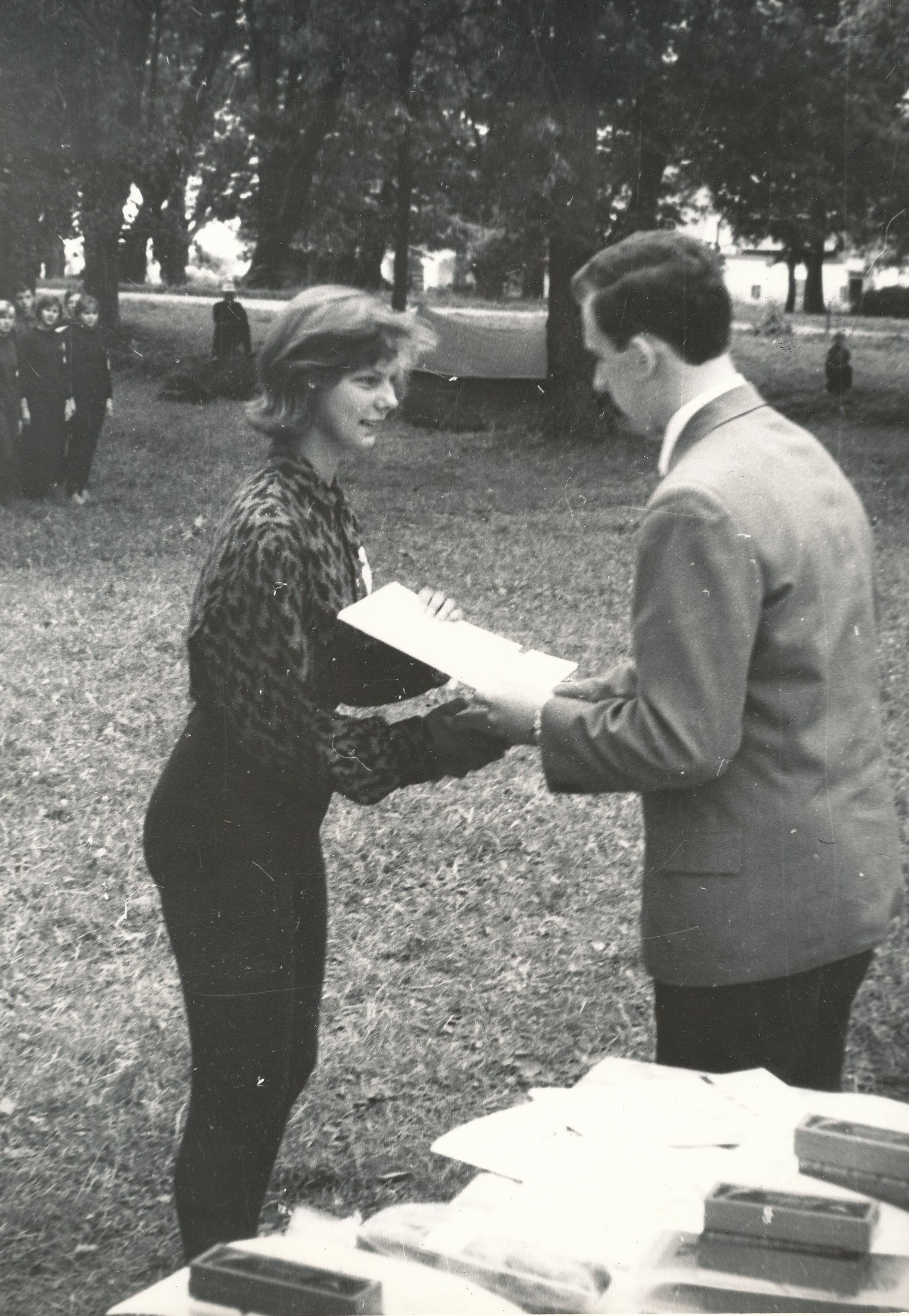 Foto. Kortsaginlaste laagrist osavõtjad Hiiumaal 1966.a.