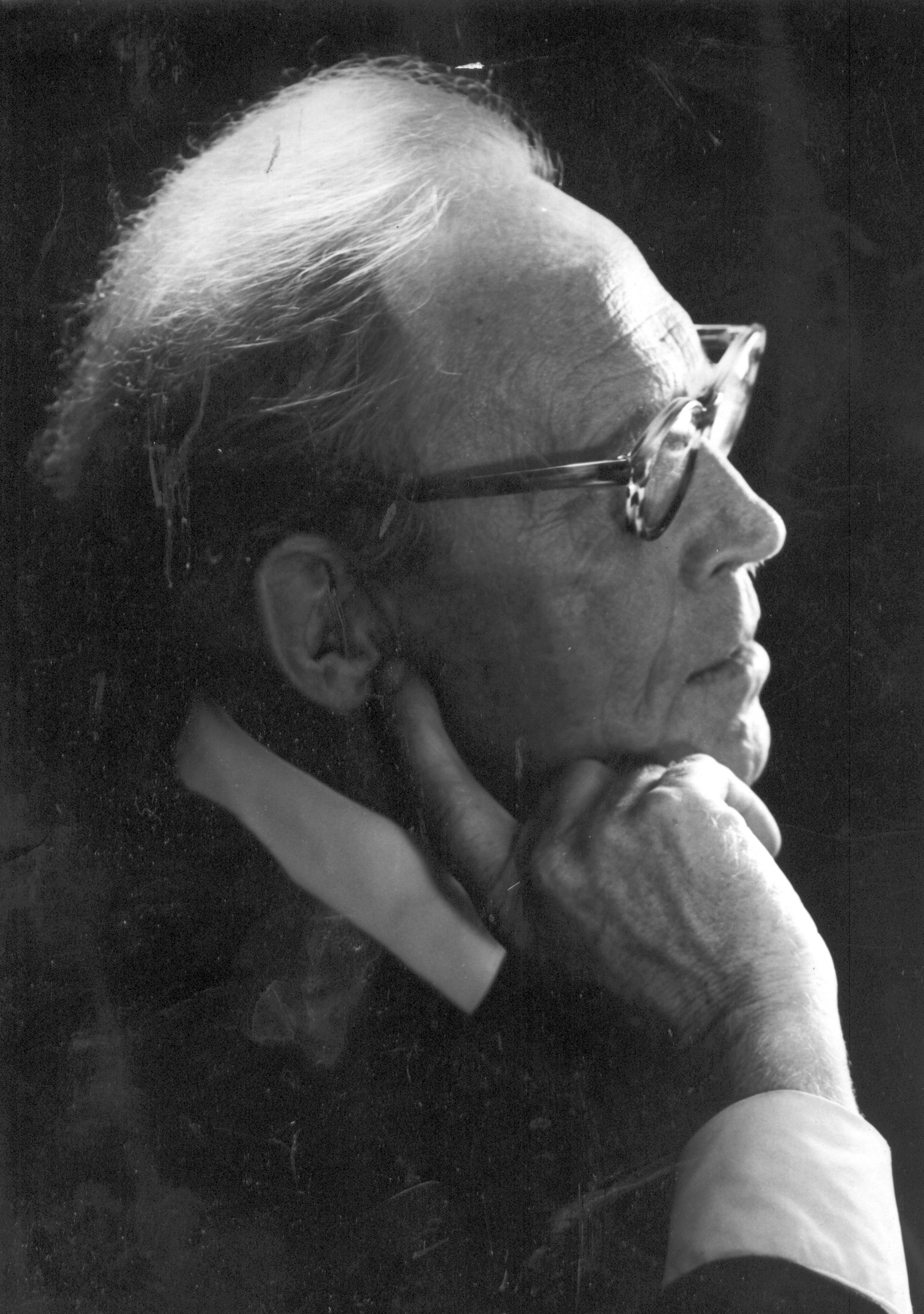 Foto.  Elken, Paul - kooliõpetaja, dirigent. helilooja, kunstnik 1970.aastatel.