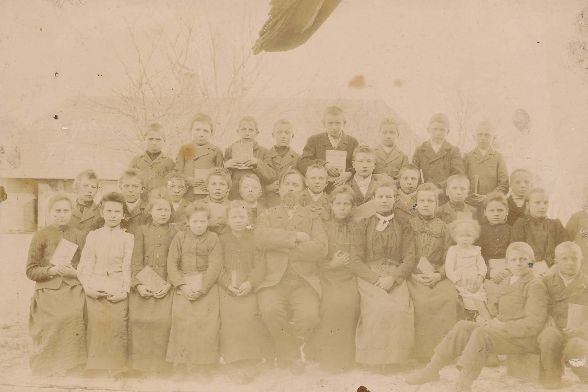 Foto.Tüütsmanni koolipere  1905.a. paiku