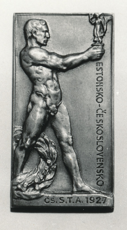 Foto.Eduard Pütsepale  hõbeplaat 1927.a. Eesti-Tšehhoslovakkia maavõistluselt maadluses.