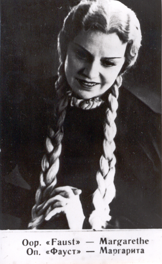 Foto. Maasik, Elsa Margarethe osas C. Gounod ooperis "Faust".