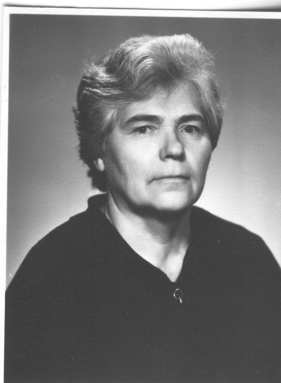 Foto. Filoloogiakandidaat Veera  Pino Vassili tütar