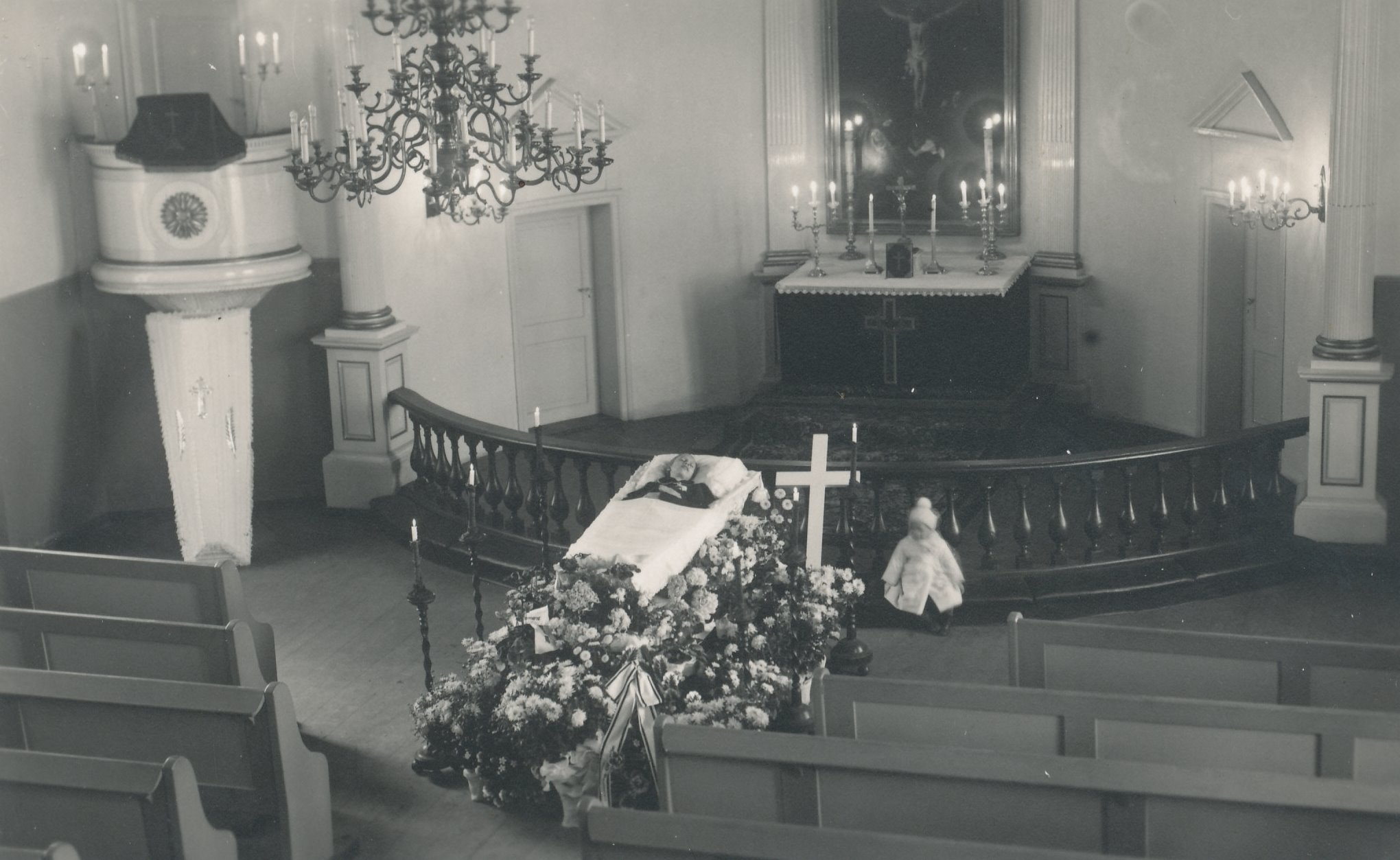 Foto. Võru luteriusu kiriku sisevaade 1920-tel aastatel.