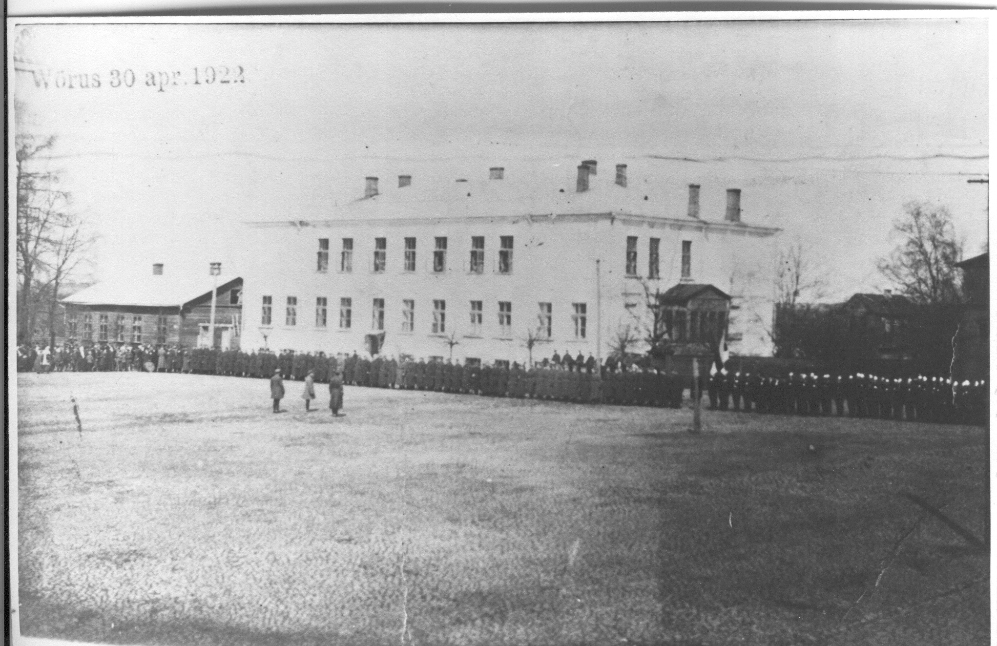 Foto.Võru turuplats ja Võru Õpetajate Seminari hoone 30.aprillil 1922.a.
