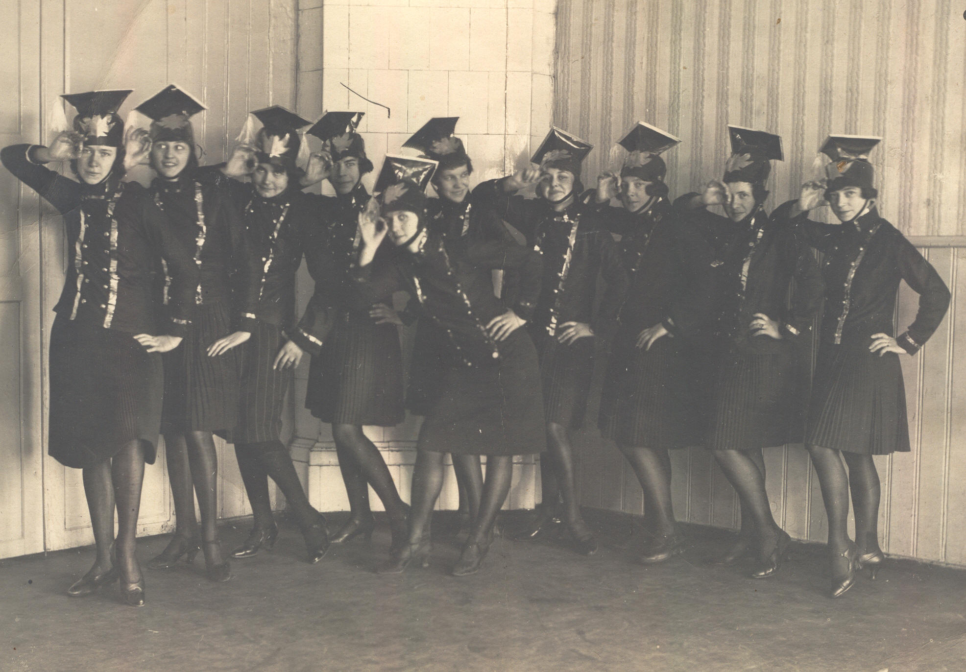 Foto.Võru  "Kandle" teatri tantsijad 1920.aatatel.