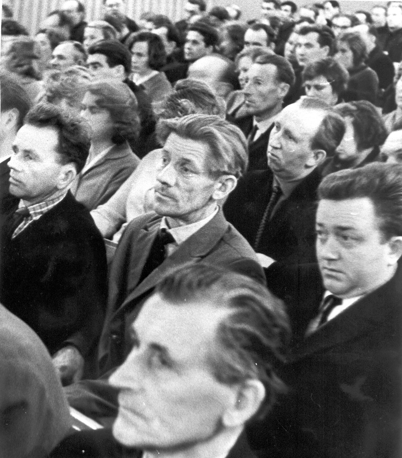 Foto. Võru Rajooni kolhoosiesindajate   koosolek 1969.a.