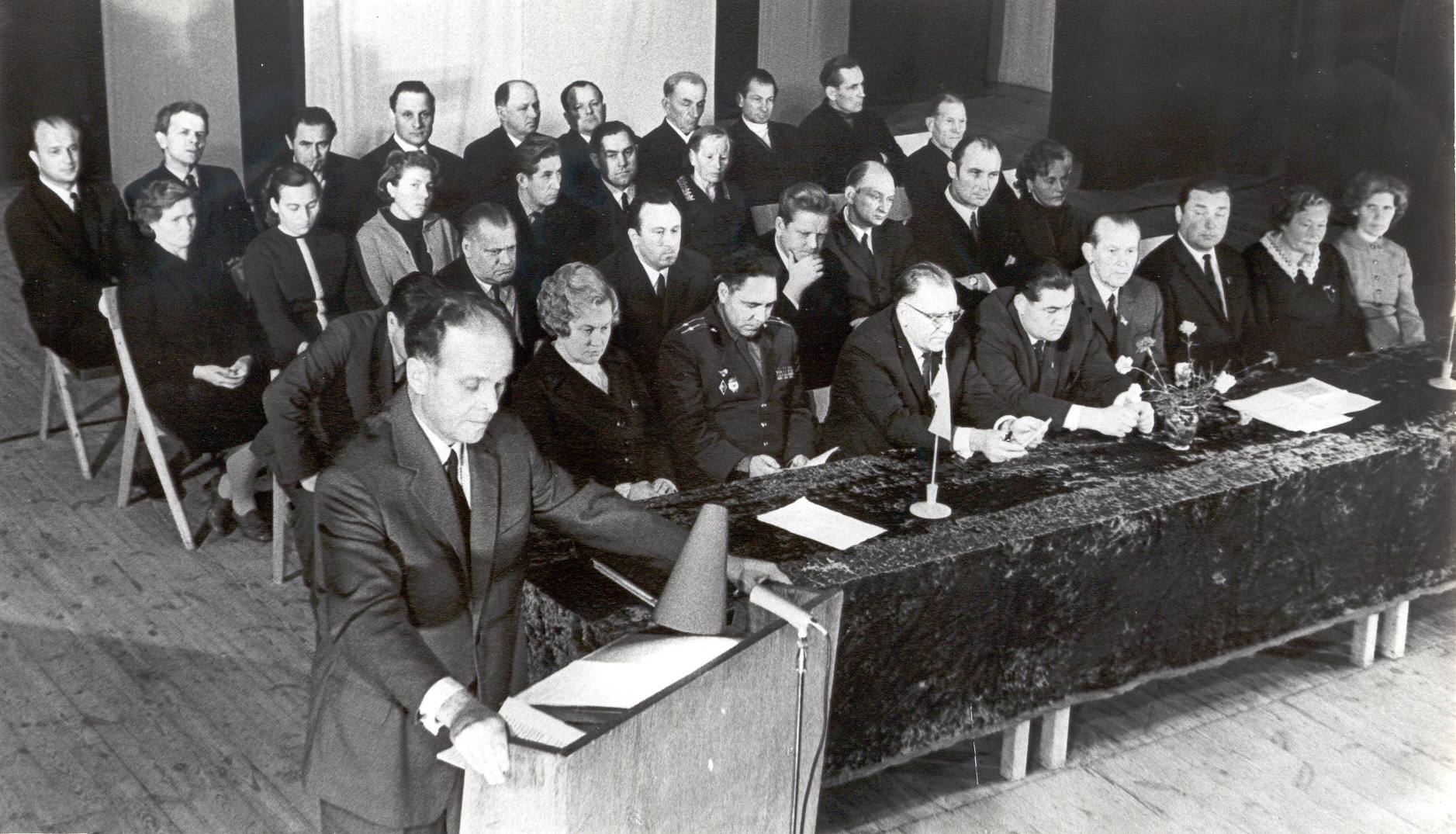 Foto. Võru Rajooni kolhoosiesindajate   koosolek 1969.a.