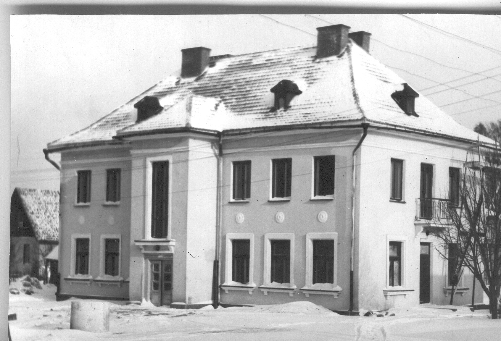 Foto. Vastseliina Tarbijate Kooperatiivi söökla- kontorihoone 1953.a.