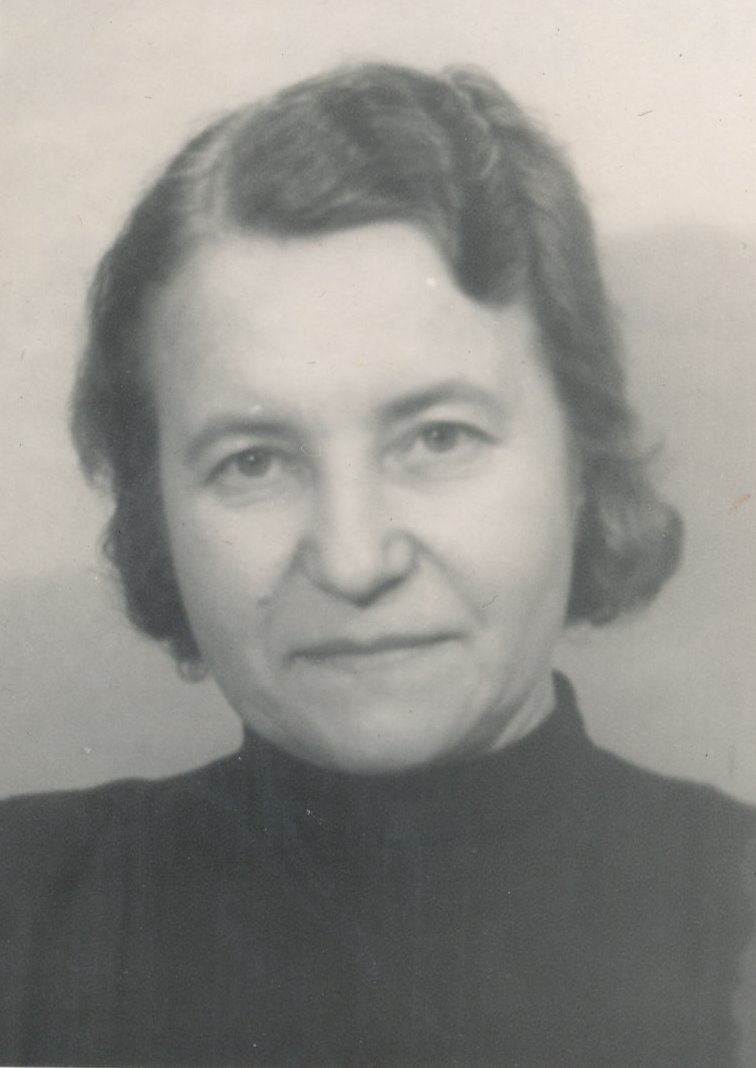 Foto. Kooliõpetaja Hilda Raup ( sünd. Varblane)  1952.a.