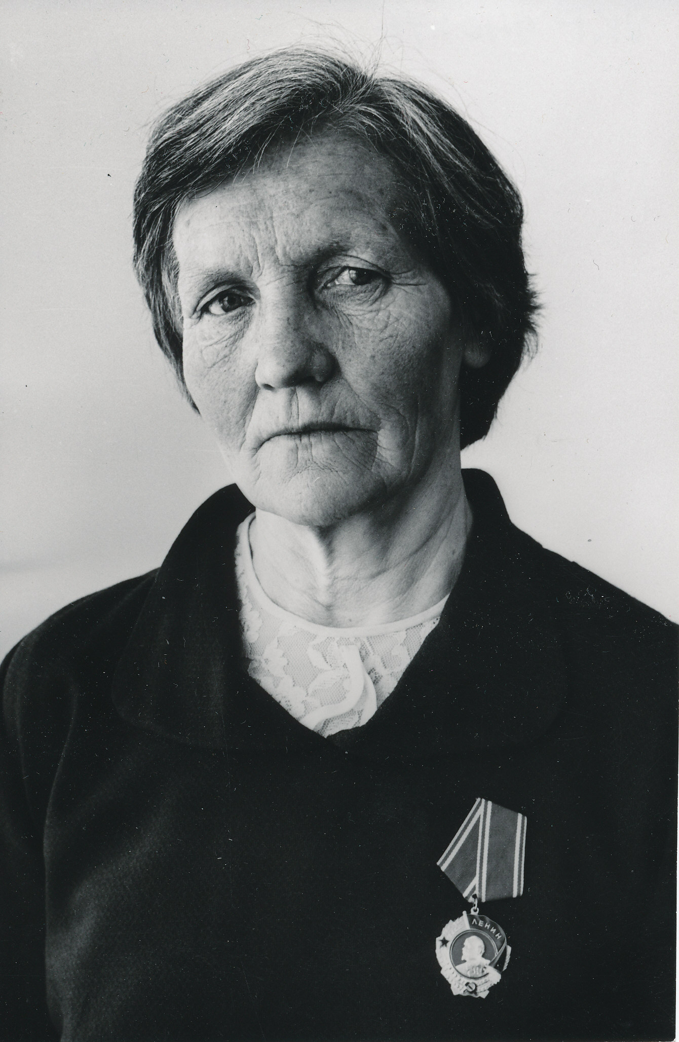 Foto. Lenini ordeni kavaler Ruusmäe sovhoosi Luutsniku farmi lüpsikarja brigadir Kaljuste, Salme 1982.a.