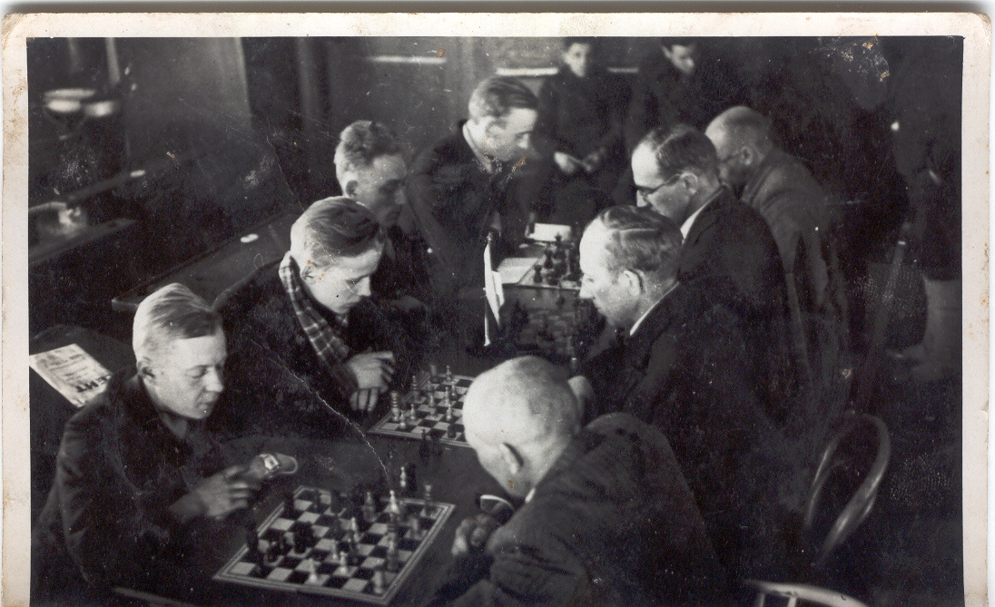 Foto. Malevõistlused Adiste ja Vanaküla võistkondade vahel 1938.a.  Albert Ivaski foto