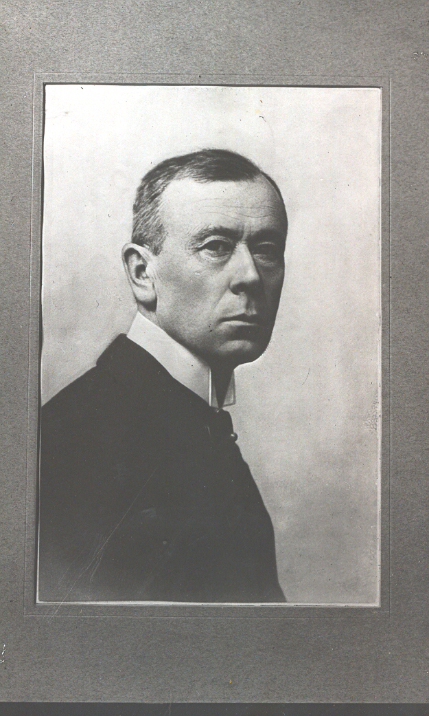 Fotoalbum.Foto  Võru Õpetajate Seminari õpetaja Artur Beersing 1927.a.