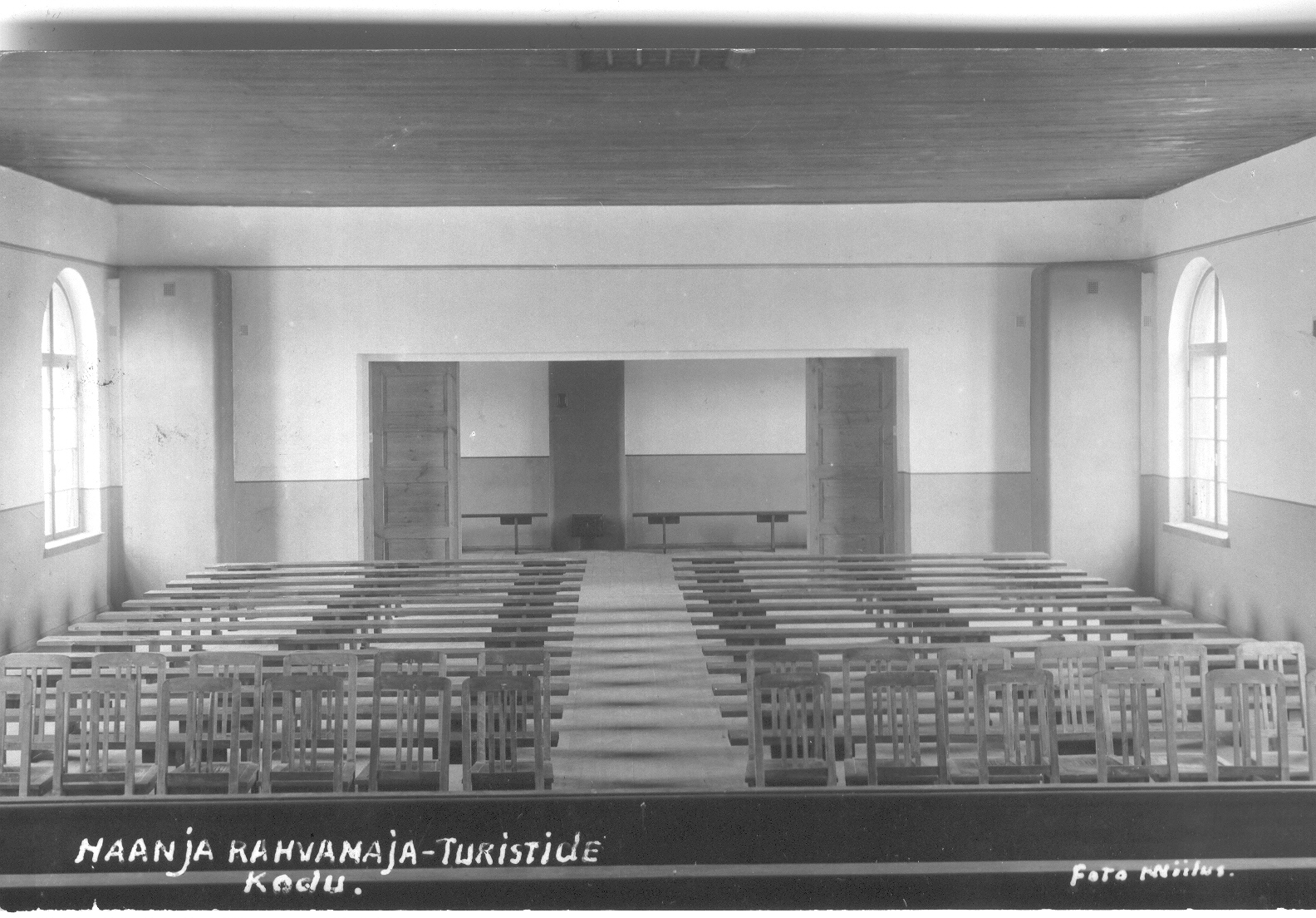 Foto. Haanja rahvamaja - turistide kodu 1937.a., vaade saali. Jaan Niiluse foto