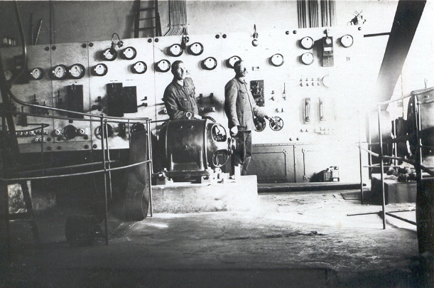 Foto. Võru elektrijaama generaatorite ruum 1930.a.