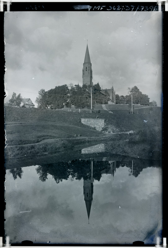 klaasnegatiiv Viljandi, Pauluse kirik, Valuoja tiik 1931 F T. Parri