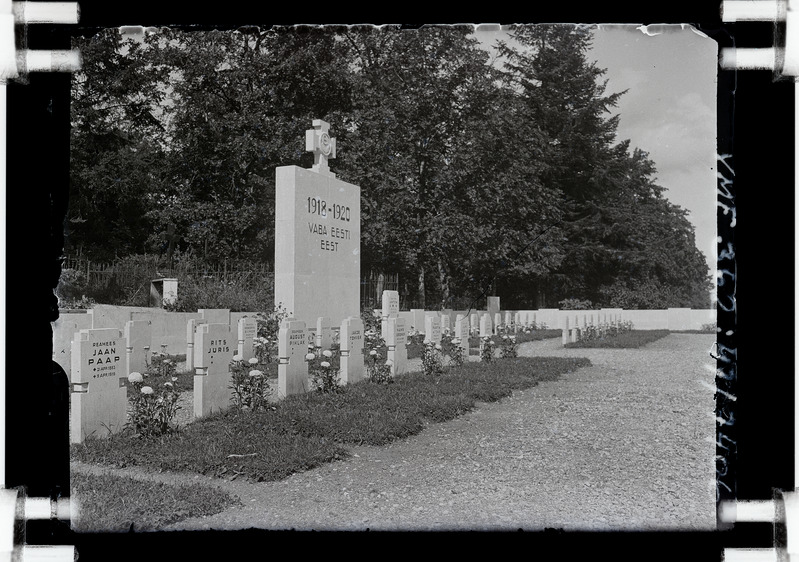 klaasnegatiiv, Viljandi, Eesti Vabadussõjas langenute kalmistu, 1934, F: T. Parri