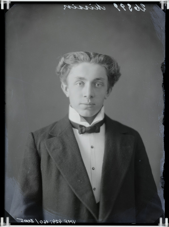 fotonegatiiv, Jaan? Missik, rinnaportree 1918 foto J.Riet
