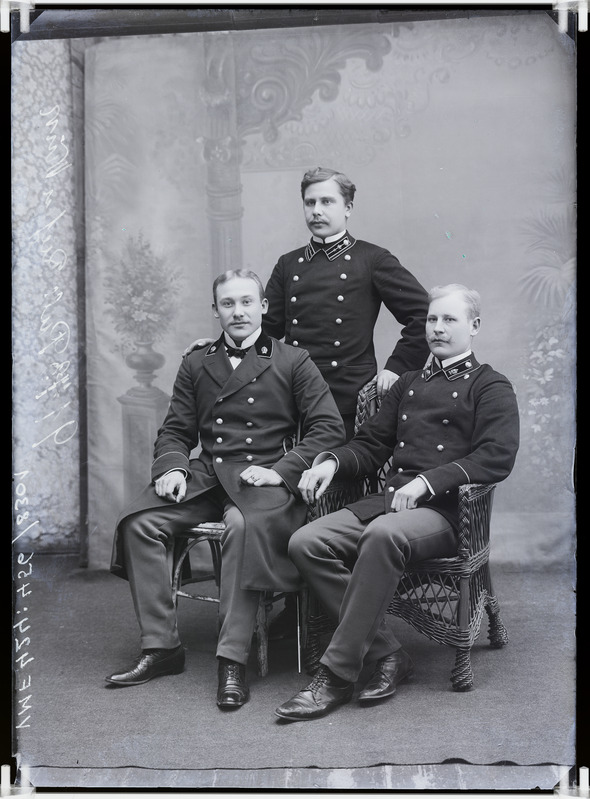 fotonegatiiv, Viljandi, 3 meest, postiametnikud Pull, Reisen, Vinn, vorm, 1909, foto J. Riet