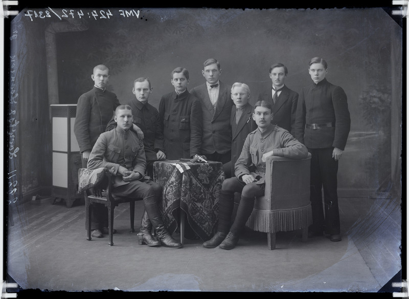 fotonegatiiv, Viljandi, kaitseliitlased, grupp, sh Viljandi maakonna KL ülem O. Varres ja O. Loorits, H. Leoke, 1919, foto J. Riet