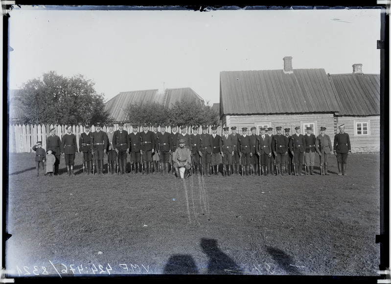 fotonegatiiv, Viljandi, grupp, reservväelased ("koplipoisid"), 1896 IX, foto J. Riet