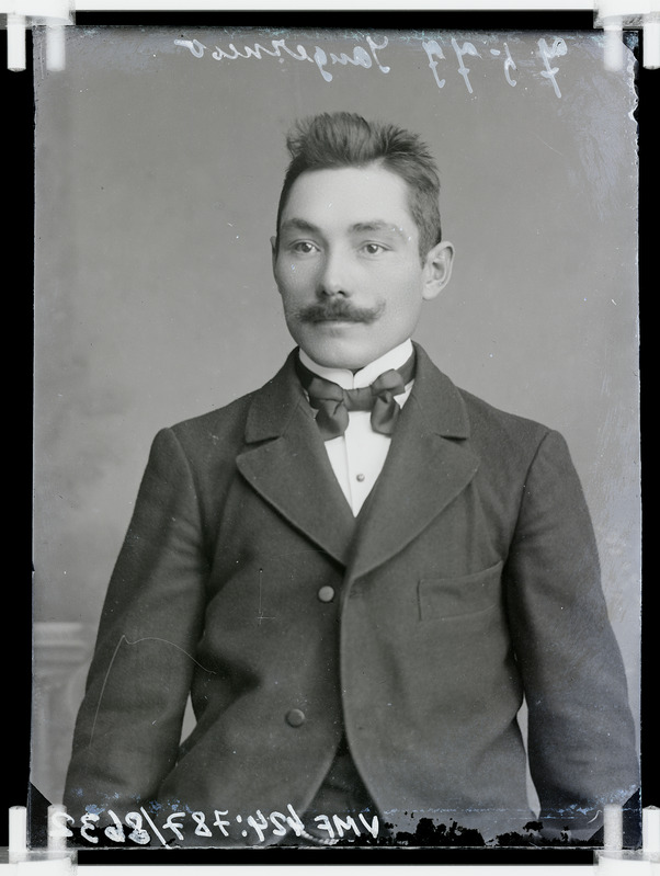 fotonegatiiv, Sangernebo, mees, rinnaportree, 1907, foto J. Riet