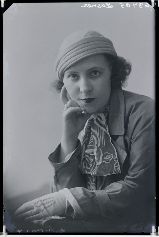 klaasnegatiiv, Ly Lasner, näitleja, rinnaportree, 1935