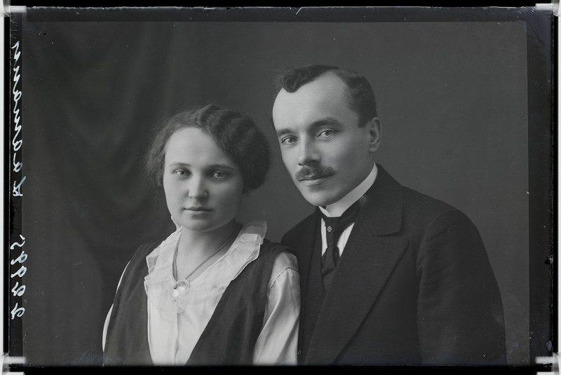 klaasnegatiiv, perekond Laamann, 1917 foto J. Riet