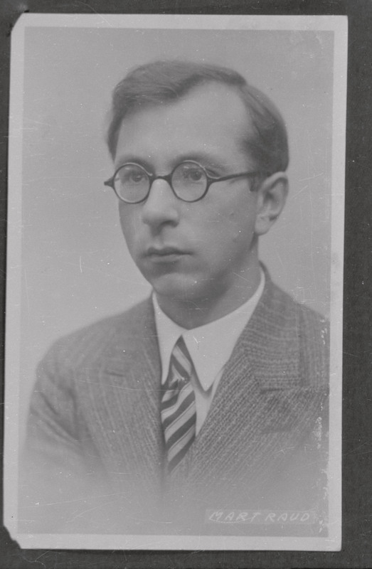 negatiiv, koopia fotost, Mart Raud, rinnaportree