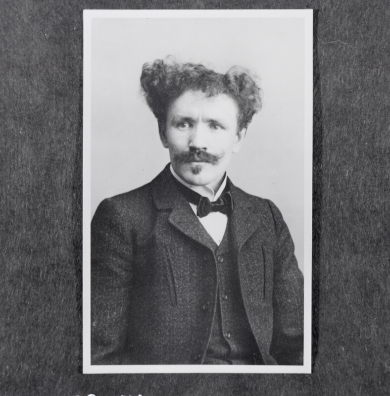 negatiiv, P.Turp, mees, rinnaportree