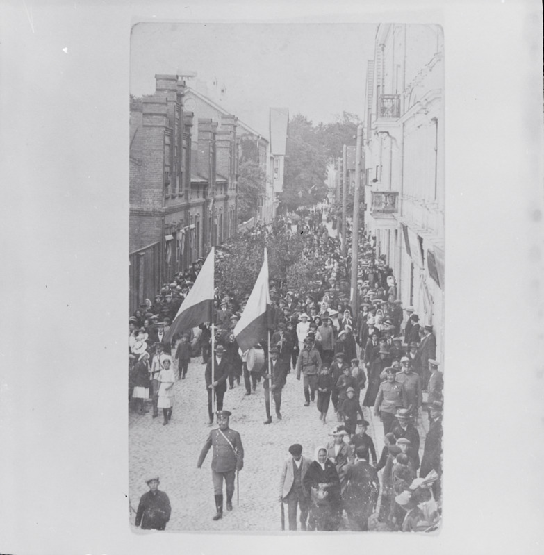 negatiiv, Viljandi, Lossi tn, vabatahtlike sõttasaatmine, 1914