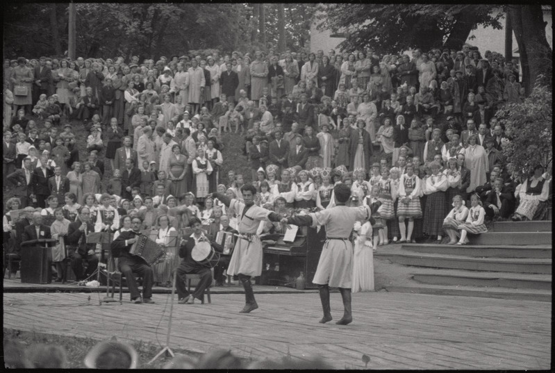 negatiiv, Viljandi Laulupidu, Gruusia rahvatantsijate esinemine, 1960