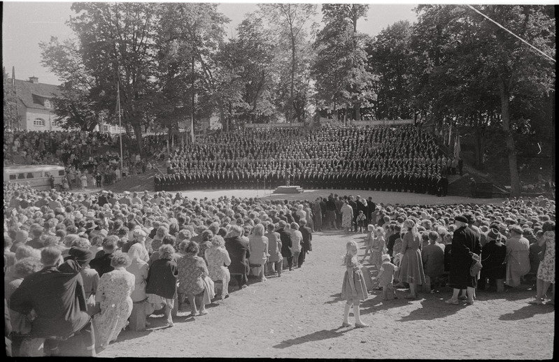 negatiiv, Viljandi Laulupidu, ühendkoorid ja publik, 1964