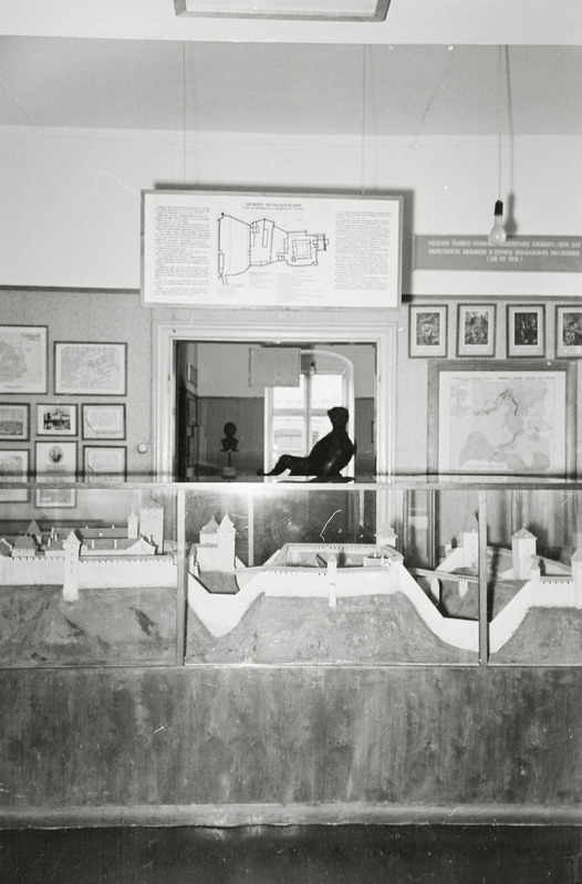 fotonegatiiv, Viljandi muuseum, ordulossi makett, 1958, foto L. Vellema