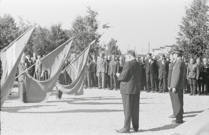 fotonegatiiv, Viljandi, Eesti Korpuse veteranide kokkutulek, 1967, foto A. Kiisla, Uueveski mälestussammas