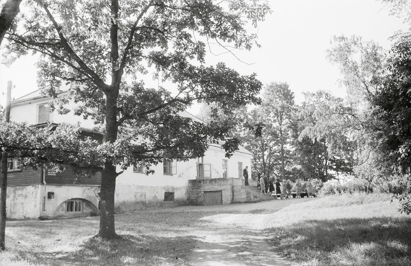 fotonegatiiv, Viljandimaa, Järtsaare (Soosaare) koolimaja, park, 1965, foto A. Kiisla