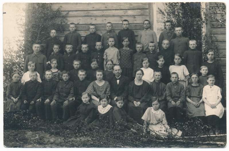 foto, Viljandi khk Saarepeedi kool, juhataja Tõnis Valdmann, õpilased, 1925 kevad
